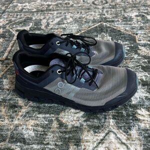 On clouds size 8 blue purple